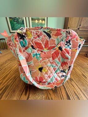 Vera Bradley Bag Rain Forest Lily Coral Bucket Crossbody